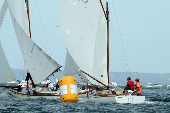 C122 Swan at the wing mark - Gant Portsea Cup 2013 ©  Alex McKinnon Photography http://www.alexmckinnonphotography.com